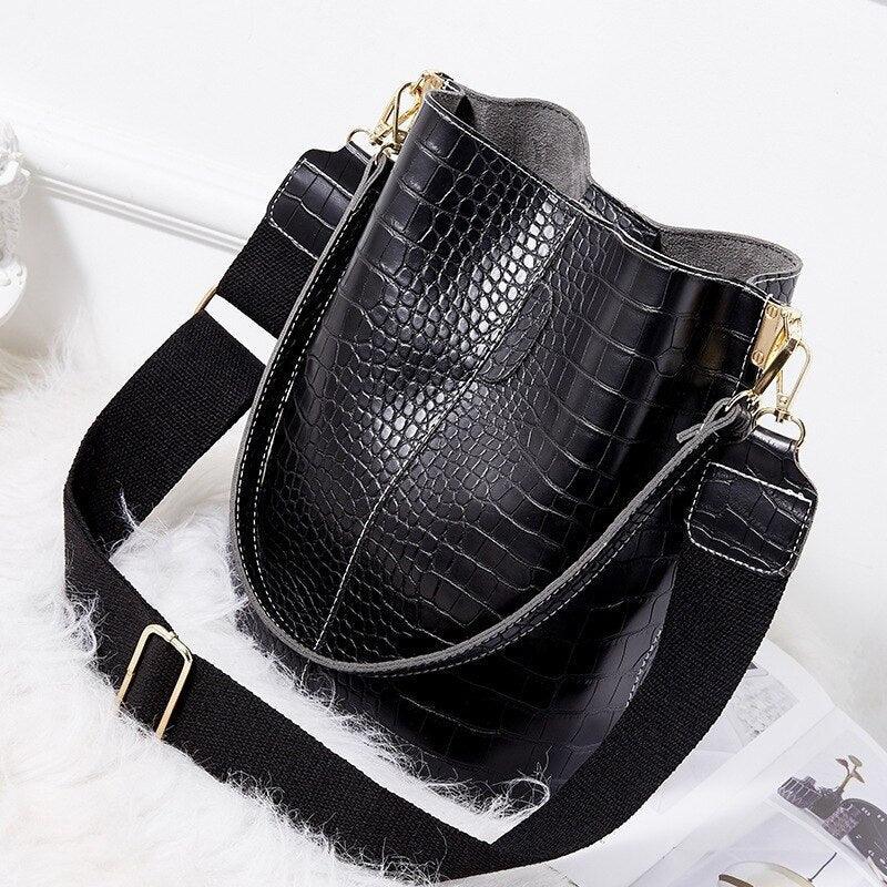 Bolsa Feminina de Couro Crocodilo - Lojas Promorin