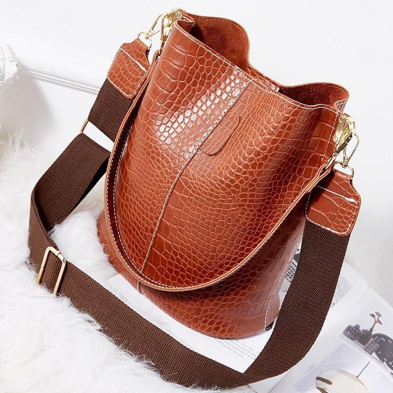 Bolsa Feminina de Couro Crocodilo - Lojas Promorin