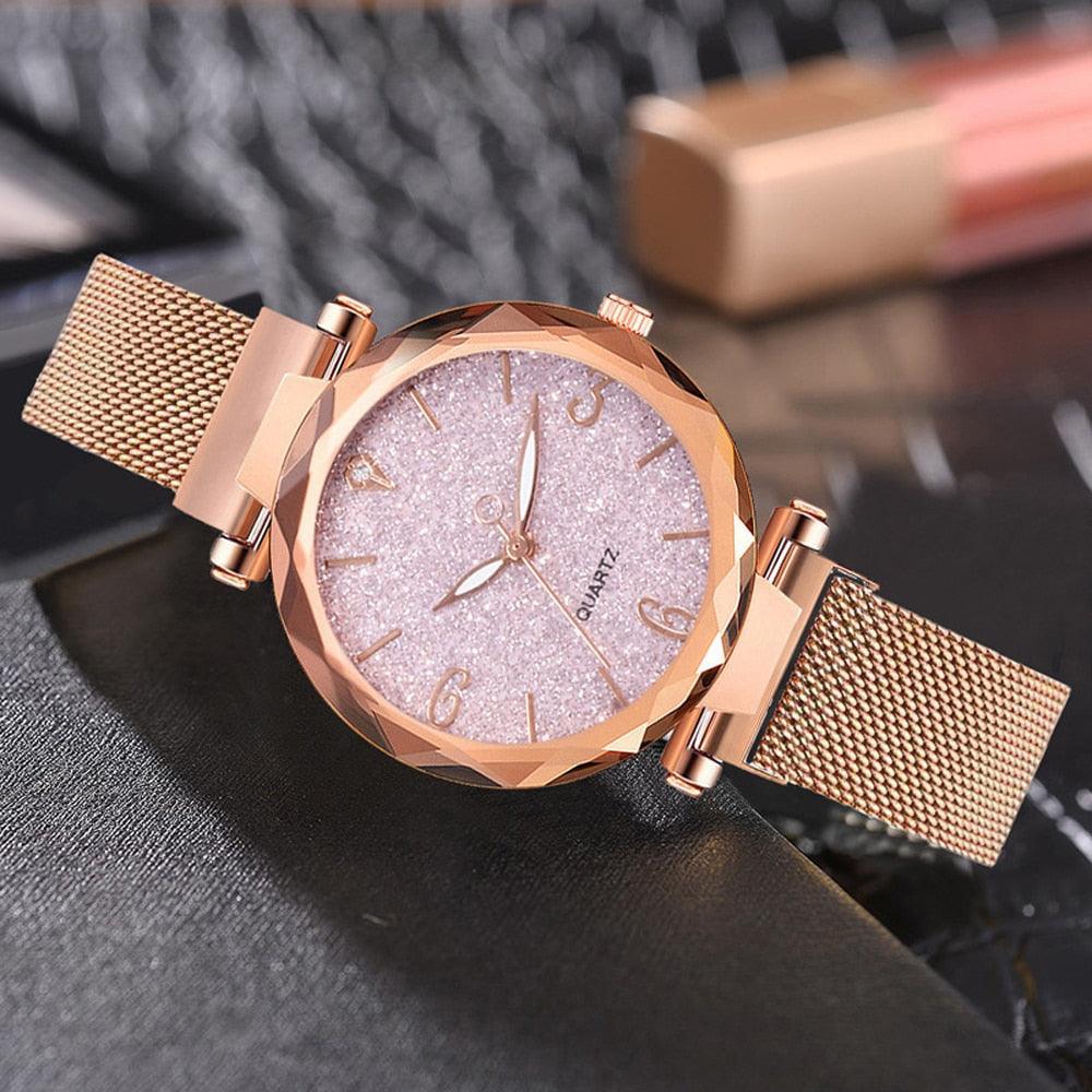 Relógio Feminino QUARTZ Crystal Rosê - Luxuoso com Pulseira Rosê Gold e Fundo Cristal Rosê (ÚLTIMAS PEÇAS EM QUEIMA DE ESTOQUE) - Lojas Promorin