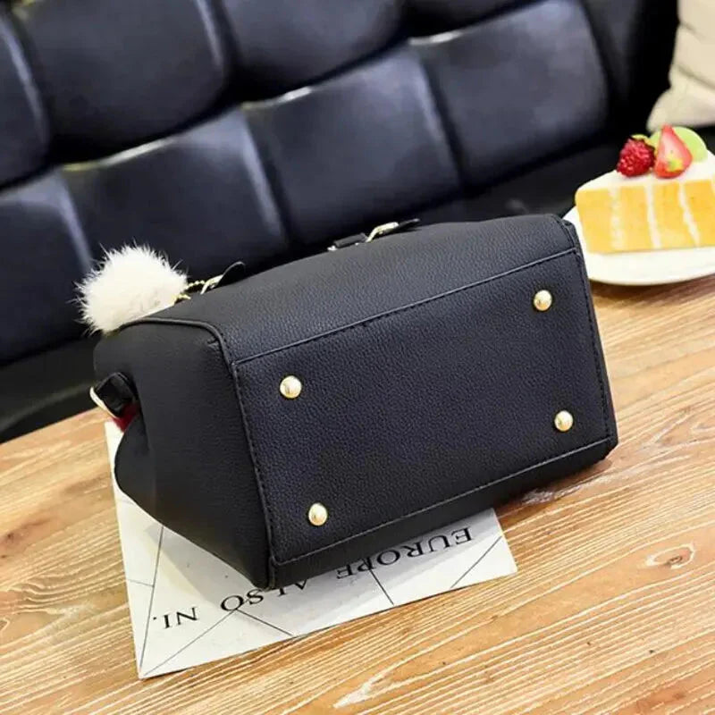 Bolsa Feminina de Couro Tassel