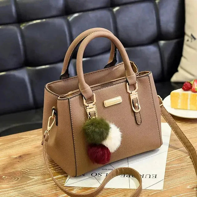 Bolsa Feminina de Couro Tassel