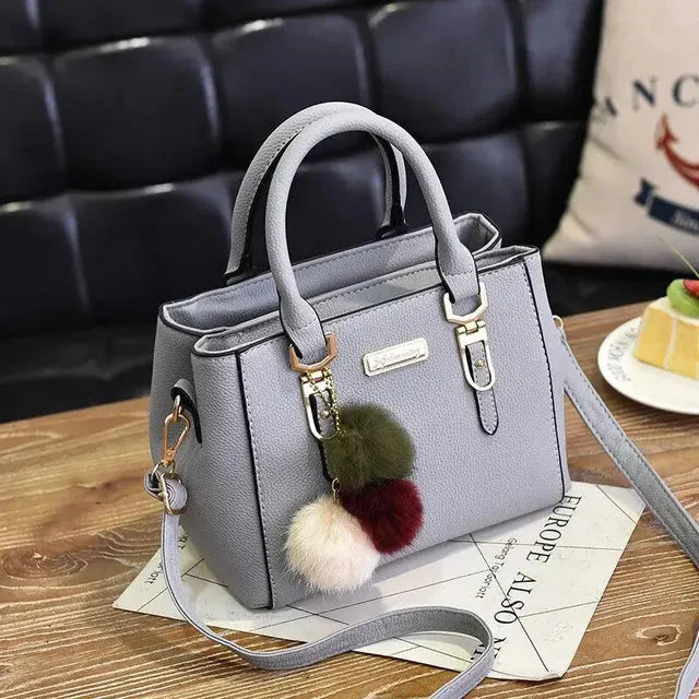 Bolsa Feminina de Couro Tassel